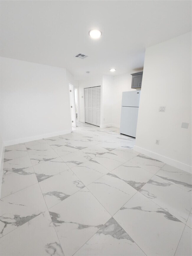 Foto del edificio - 2466 Lincoln St