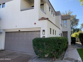 Building Photo - 7222 E Gainey Ranch Rd