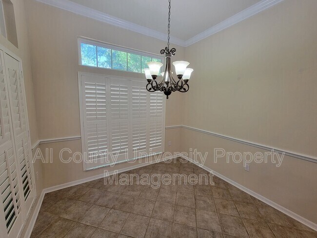 Building Photo - 8590 SW 10th Rd