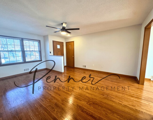 Foto del edificio - 807 NE Magellan Ave