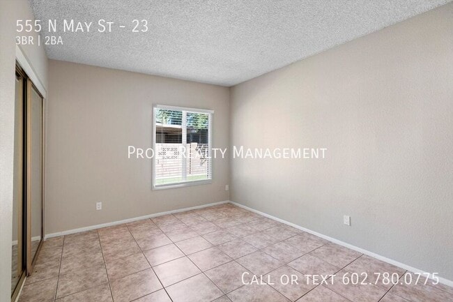 Foto del edificio - 555 N May