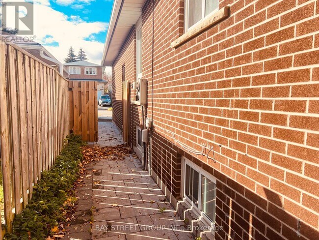 Photo du bâtiment - 44 Wakefield Crescent