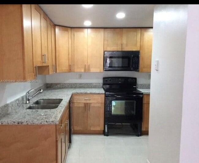 Building Photo - 6950 Miami Gardens Dr