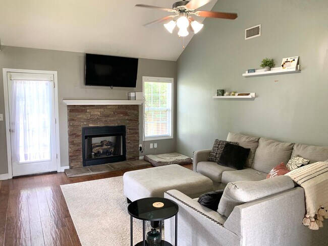 Building Photo - 3178 Cross Ridge Dr