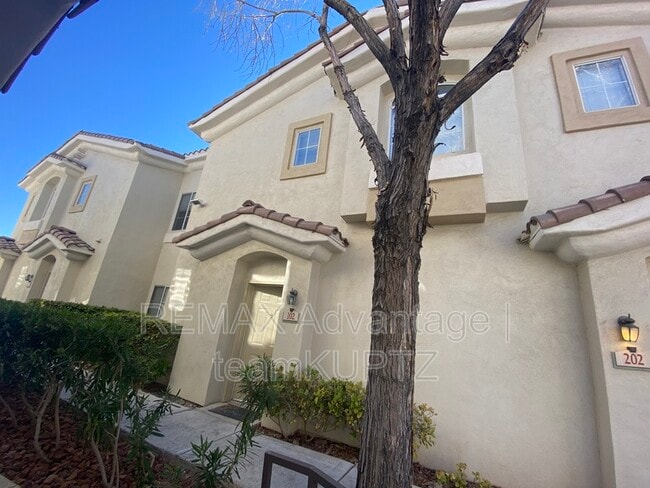 Building Photo - 10011 Crimson Palisades Pl