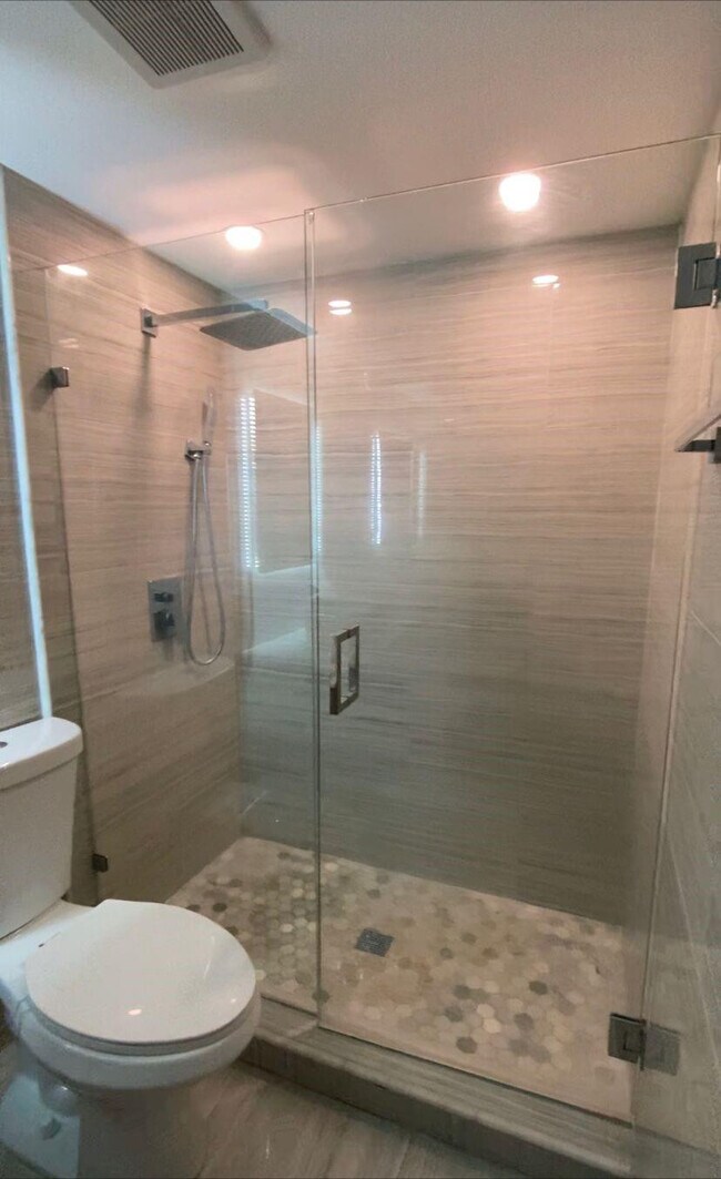 Foto del edificio - 8801 W Sample Rd