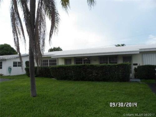Building Photo - 2561 NE 11th Ct