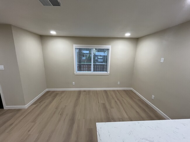 Sala de estar - 608 Myrtle Ave