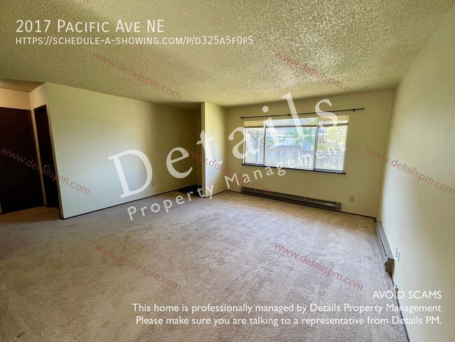 Building Photo - **APPLICATIONS PENDING** 2 Bedroom Duplex ...