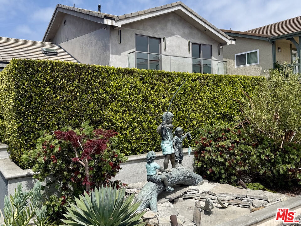 Primary Photo - 2031 Peninsula Rd