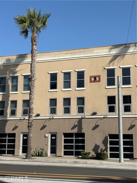 Primary Photo - 920 E Santa Ana Blvd