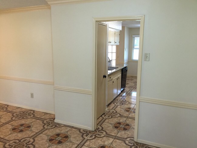 Foto del edificio - 2123 Yorktown Ct S