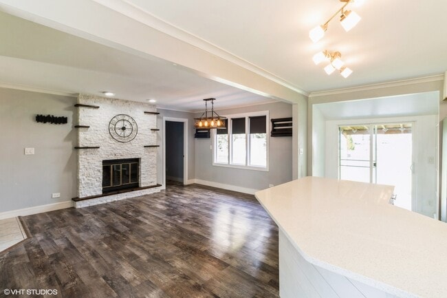 Building Photo - 3101 Dove Ct