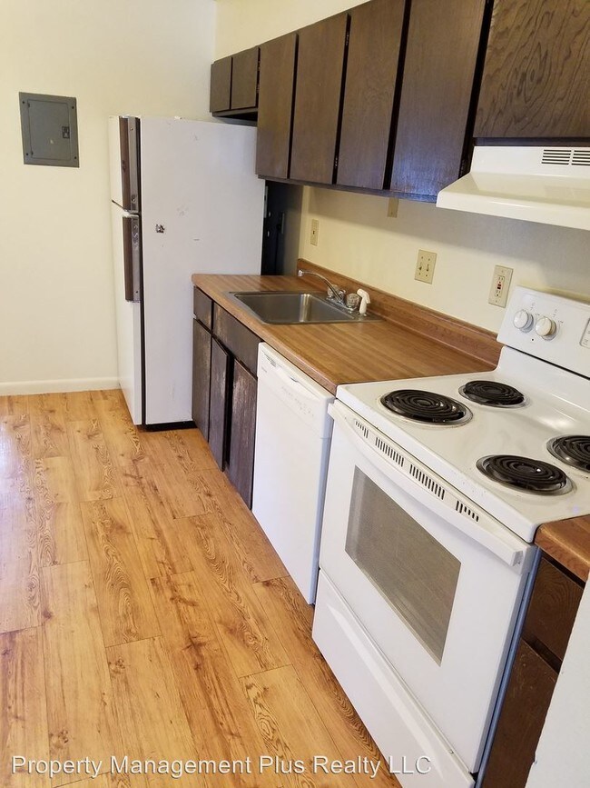 Foto del edificio - 136 E 8th Ave
