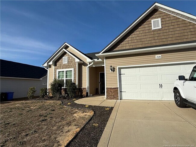 Building Photo - 2040 Stonewash Dr