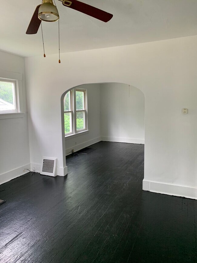 Building Photo - Two Bedroom Duplex