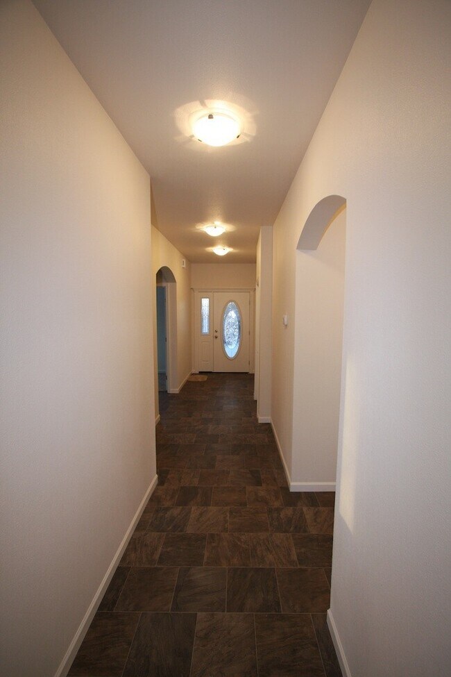 Foto del edificio - 3 Bedroom Chugiak Duplex!