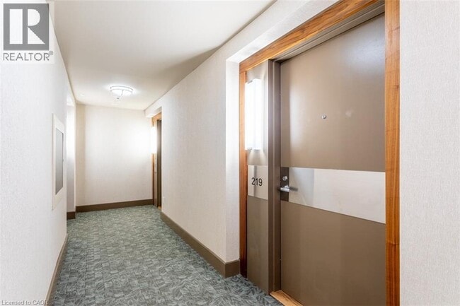 Building Photo - 3500 Lakeshore Rd W