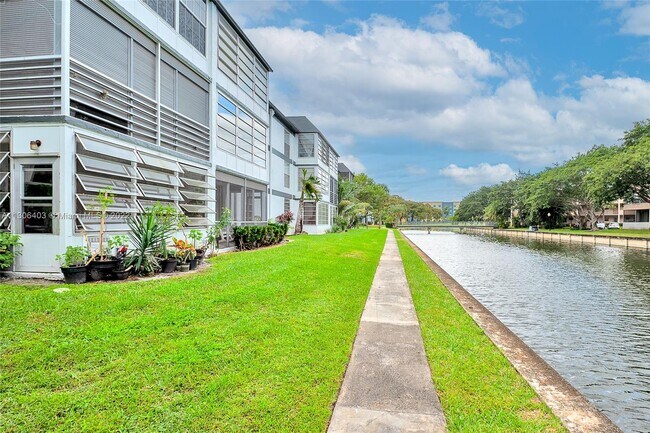 Building Photo - 8330 Sands Point Blvd