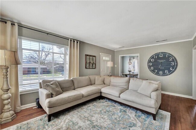 Foto del edificio - 2521 Forest Park Blvd