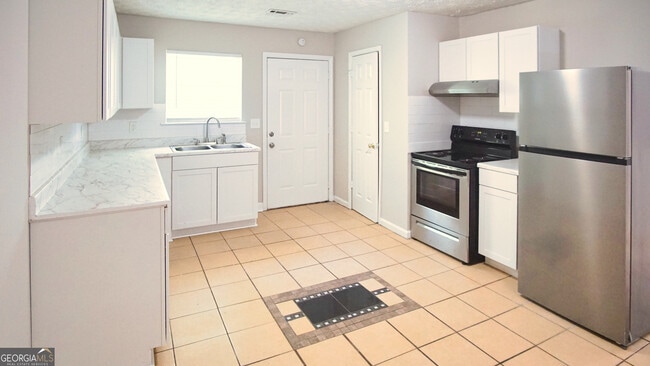Building Photo - 6112 Green Acres Dr SW