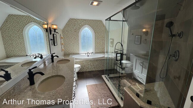 Building Photo - Studio, 1 bath House - 345 Washington St