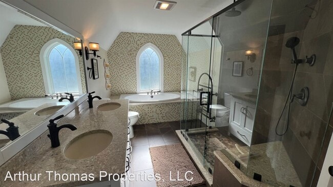 Foto del edificio - Studio, 1 bath House - 345 Washington St