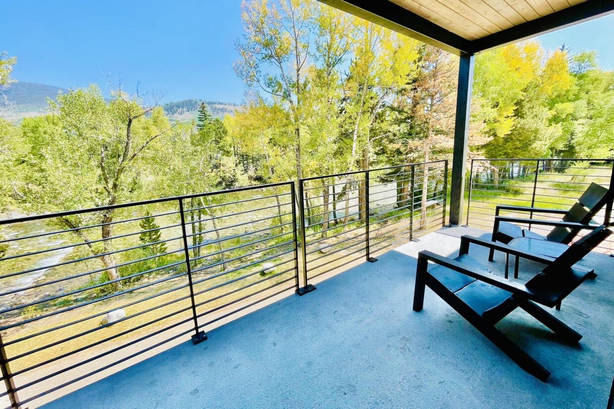 Foto principal - 930 Blue River Pkwy