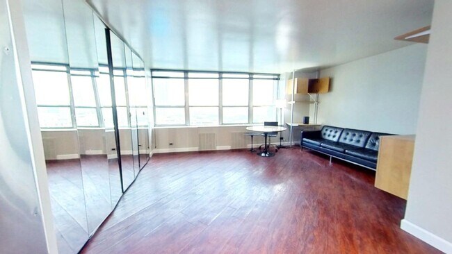 Building Photo - 655 W Irving Park Rd