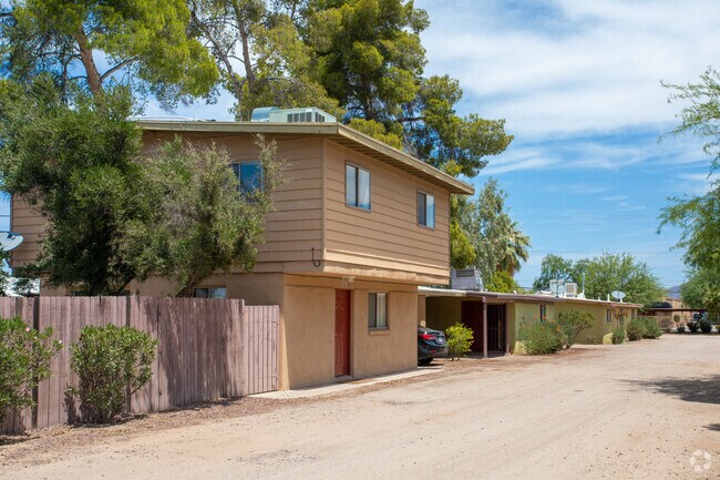 Foto del edificio - 1631-1645 E Hedrick Dr