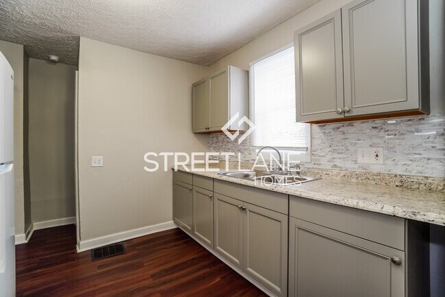 Foto del edificio - REDUCED!