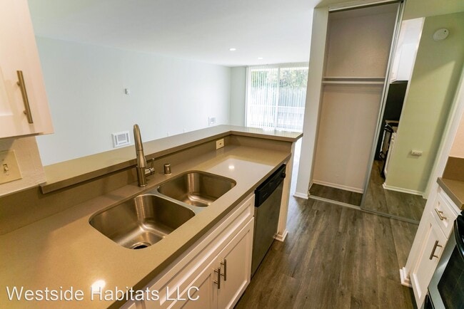 Building Photo - 1 br, 1 bath Room For Rent - 17250 Sunset ...