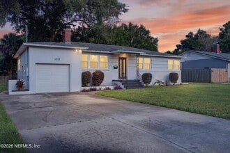 Building Photo - 6338 Mercer Cir W