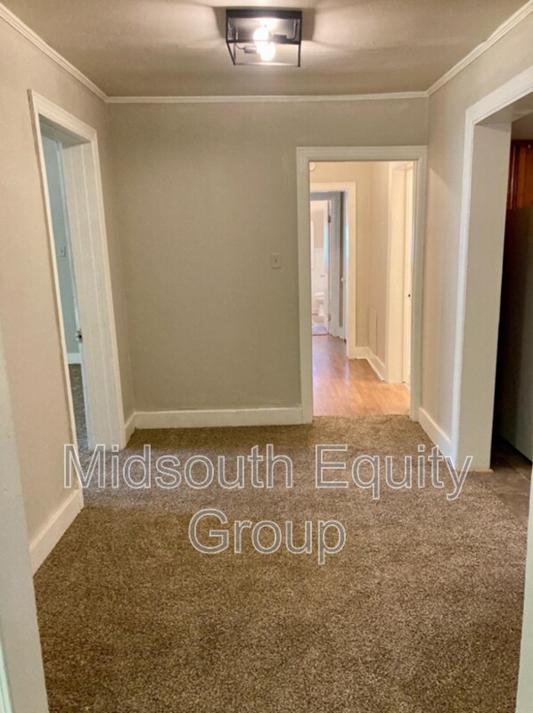 Foto del edificio - 420 N McLemore Ave