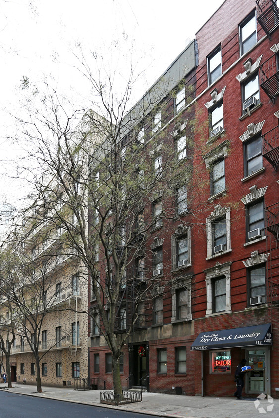 Primary Photo - 516 E 80th St