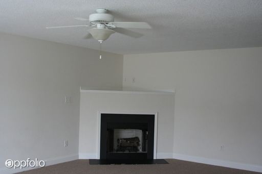 Building Photo - 202 Attmore Dr