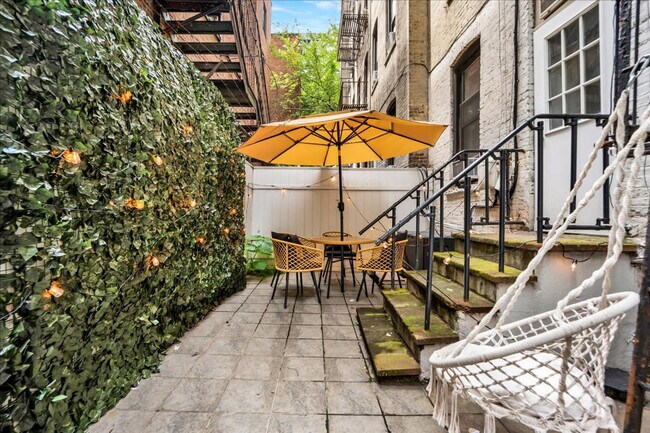 Foto del edificio - 336 E 18th St