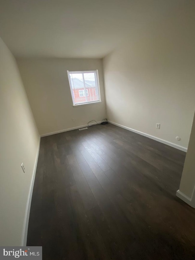 Building Photo - 3882 Linden Ave
