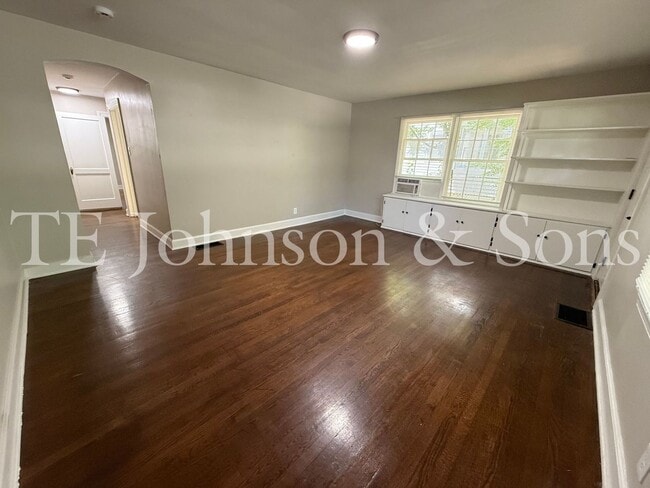 Building Photo - Charming Duplex in Winston-Salem