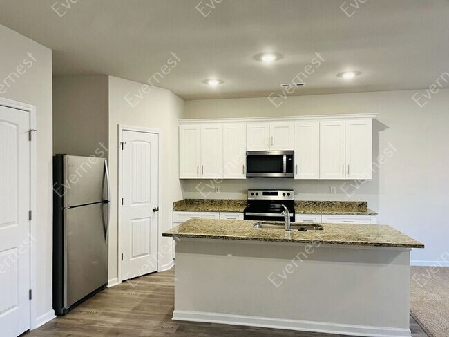 Building Photo - 302 Seidov Cobb Way