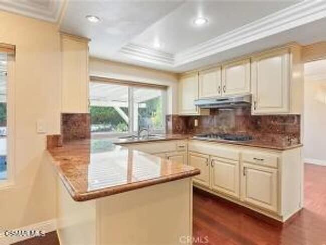 Foto del edificio - Beautiful 5-Bedroom Home in Westlake Village