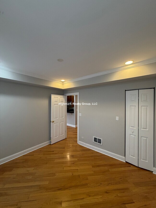 Foto del edificio - 6935 N Oakley Ave