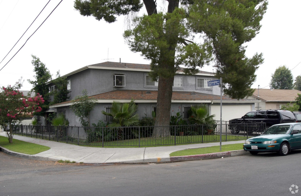 Building Photo - 11850 Dehougne St