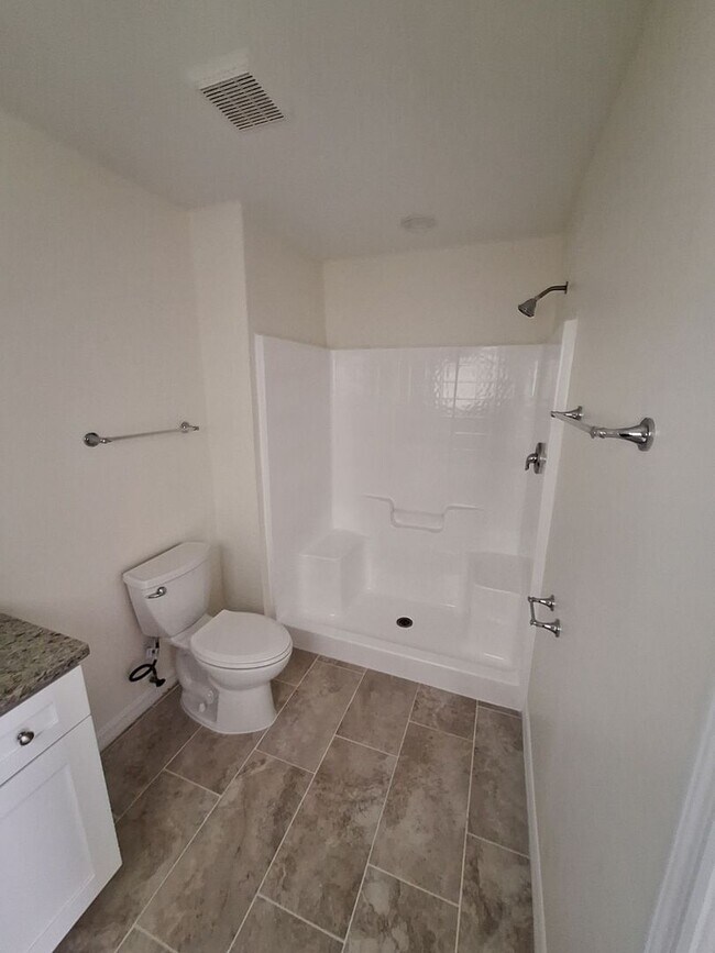 Foto del edificio - March Move In Special