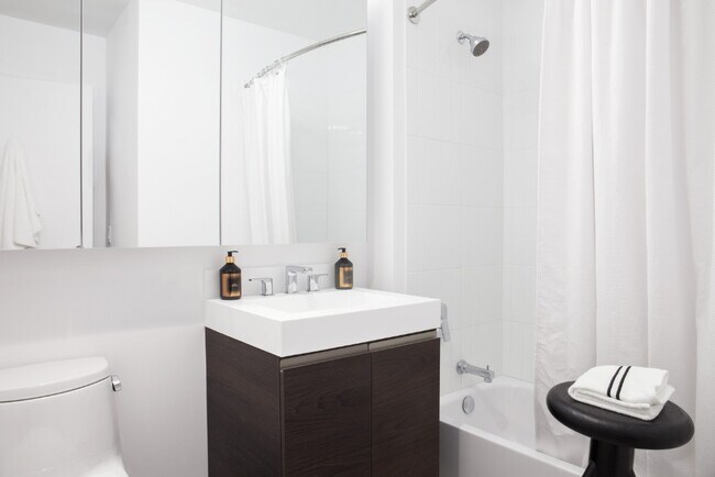 Building Photo - Major Luxury Complex with State of the art...