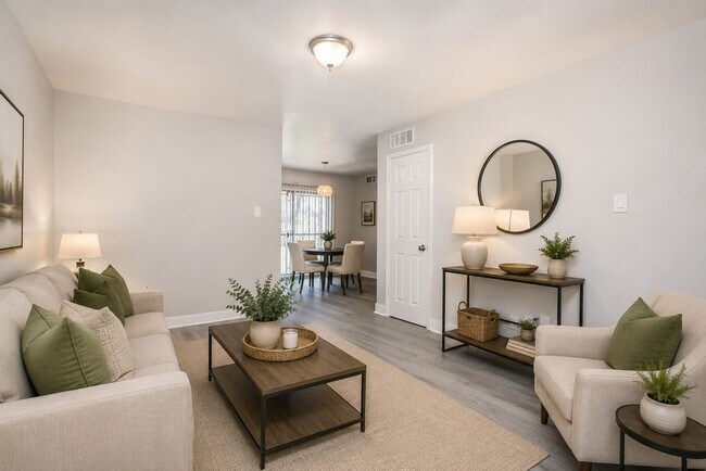 Foto del edificio - 9834 Denning Dr