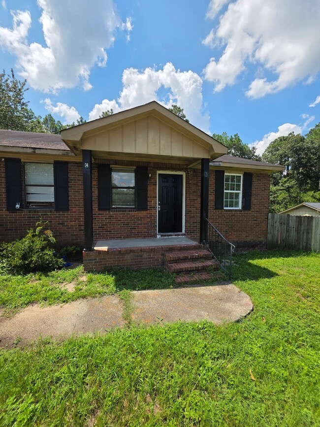 Building Photo - 3 Bedroom End Unit