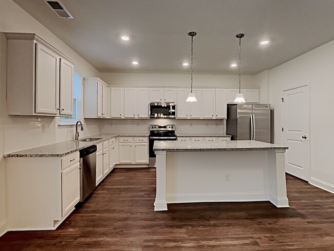 Building Photo - 2121 Brook Enclave Trail