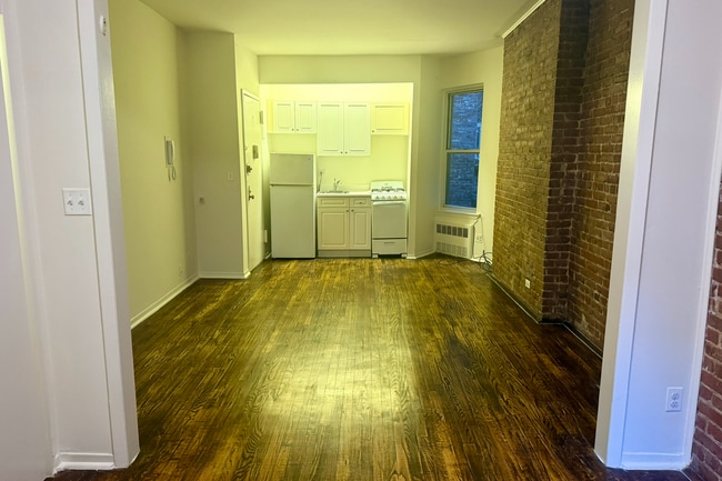 Foto del edificio - 2274 Broadway
