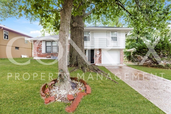 Primary Photo - Adorable 4 Bedroom Home